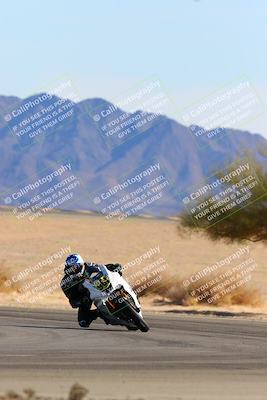 media/Jan-08-2022-SoCal Trackdays (Sat) [[1ec2777125]]/Turn 4 (1145am)/